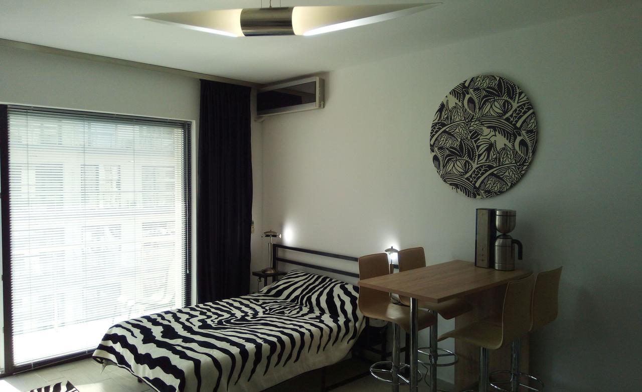 De Silva Studio Zebra Apartment Mamaia Exterior photo